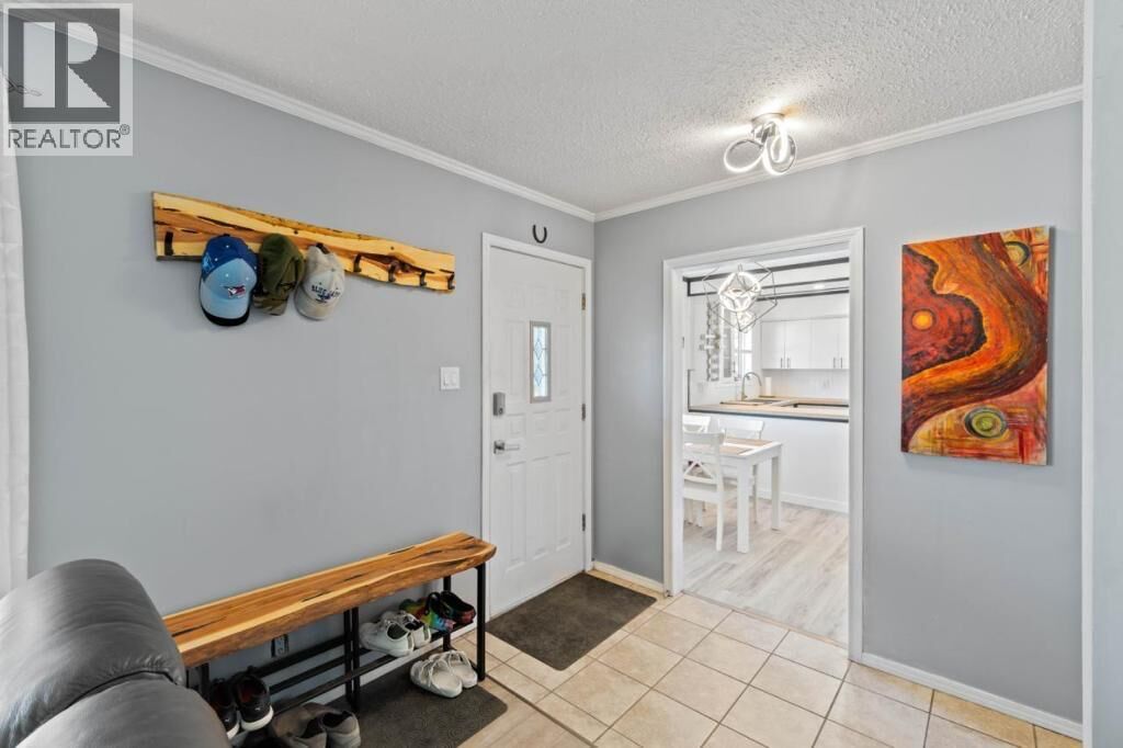 Property Photo:  1151 Selkirk Avenue North  BC V2B 1V5 