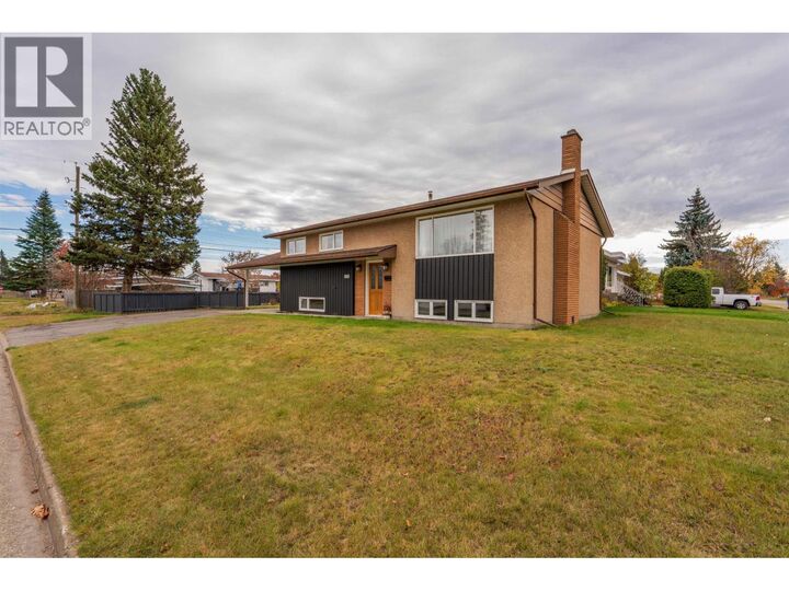 Property Photo: 3351 Hammond Avenue BC V2M 1B1