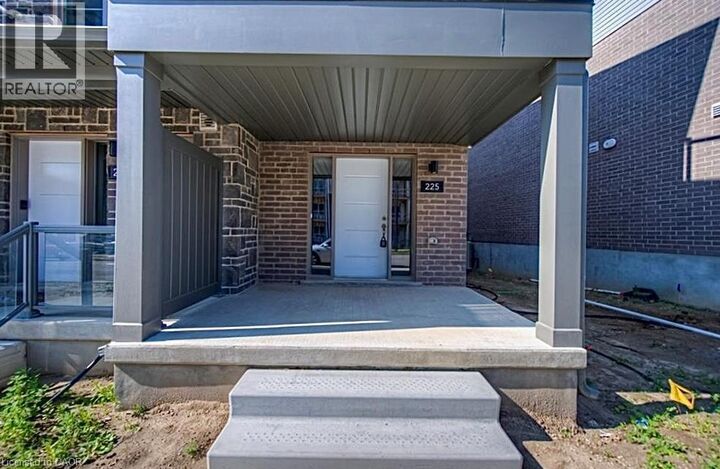 Property Photo:  205 West Oak Trail 225  ON N2R 0R9 