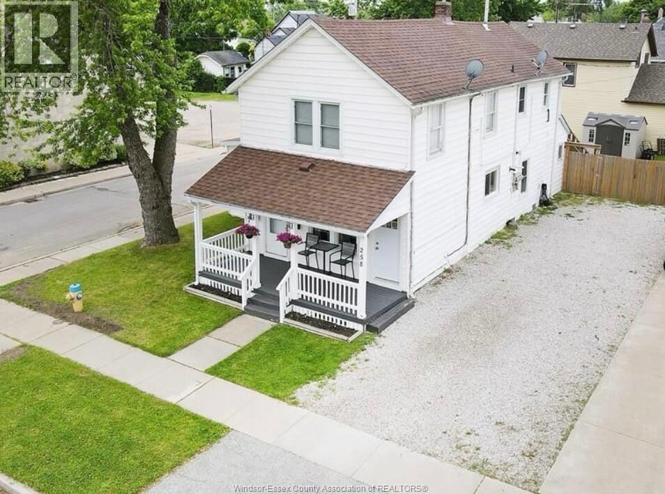 Property Photo:  258 King A  ON N9V 2C5 