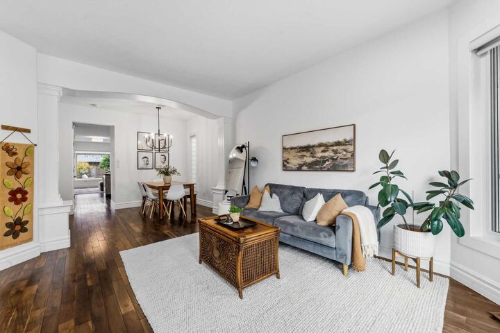 Property Photo:  2422 3 Avenue NW  AB T2N 0L1 