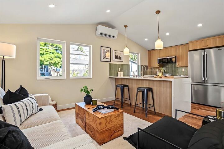 Property Photo: 2412 Queen Ann Avenue N WA 98109