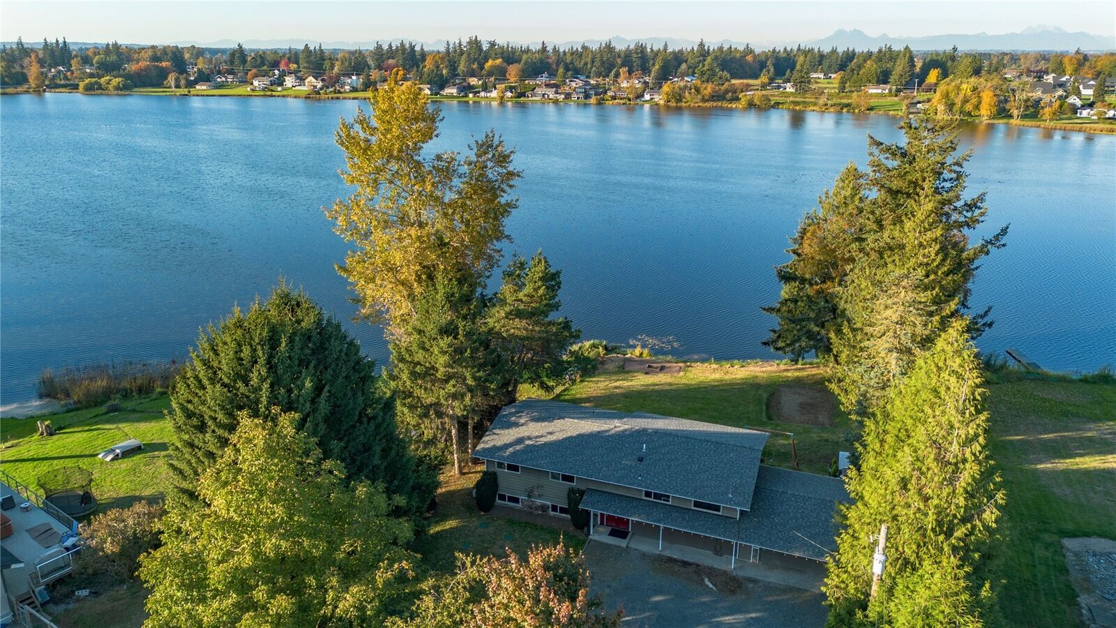 Property Photo: 286 E Bartlett Rd WA 98264
