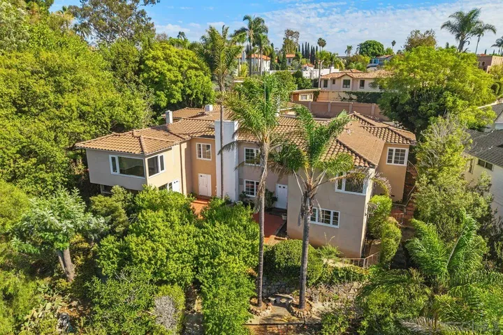 Property Photo:  2425 Arista Ct  CA 92103 