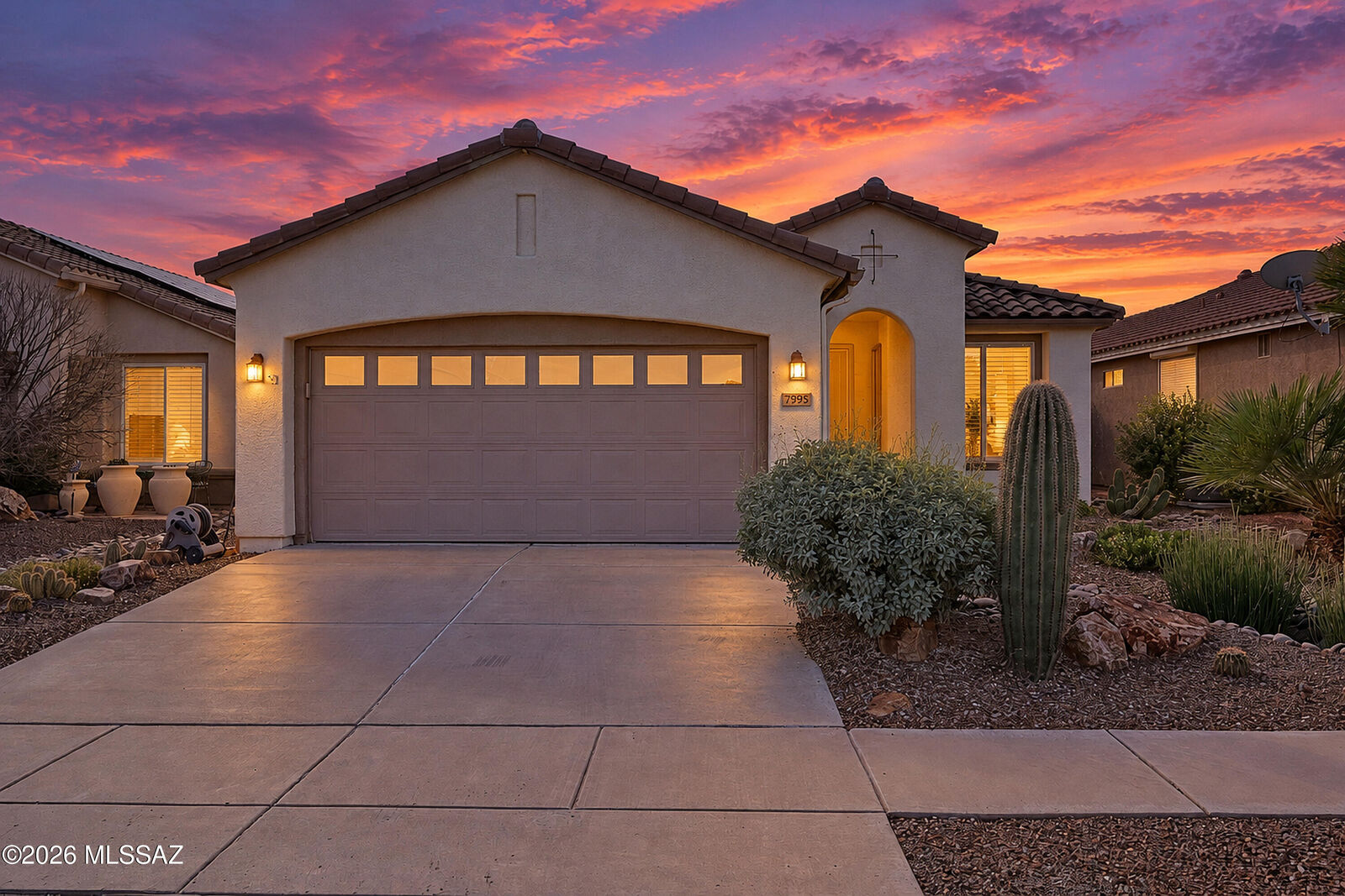 Property Photo: 7995 W Morning Light Way AZ 85743