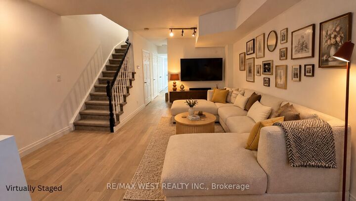 Property Photo:  208 Niagara Street 99  ON M6J 3W5 
