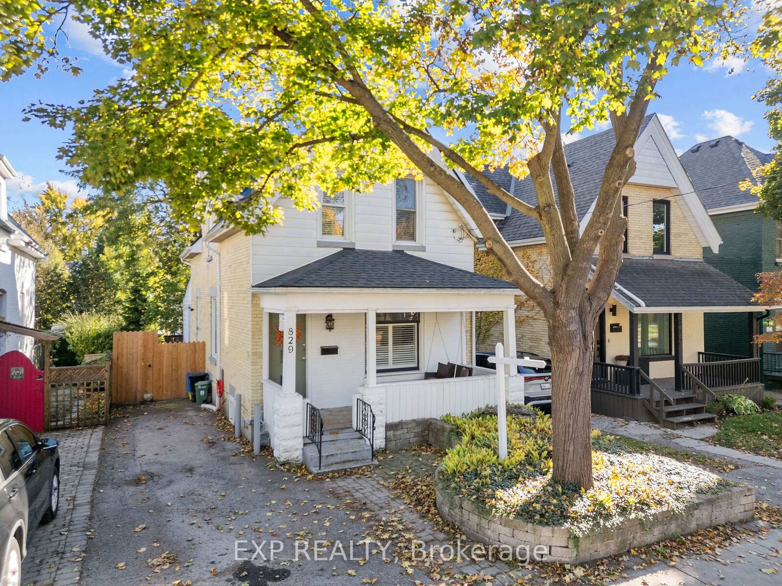 Property Photo:  829 Elias Street  ON N5W 3N9 