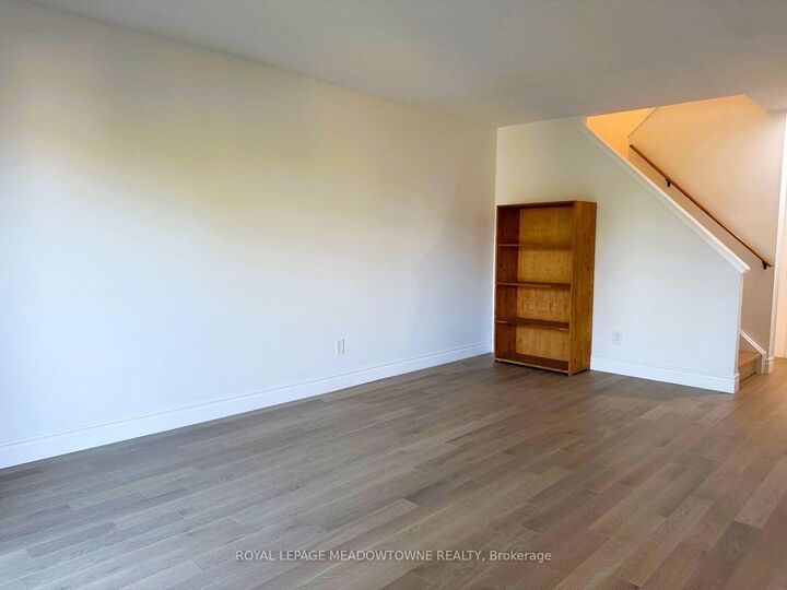 Property Photo: 122 Lynden Circle ON L7G 4Y8