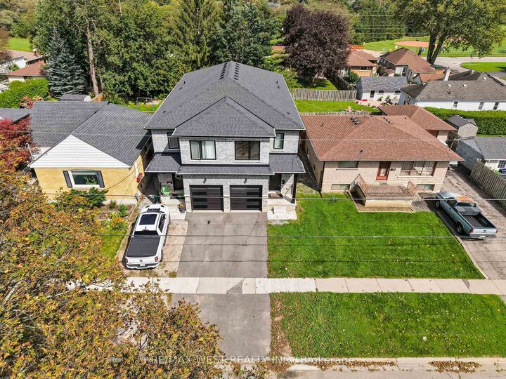 Property Photo:  131 Guelph Street  ON L1H 6H8 