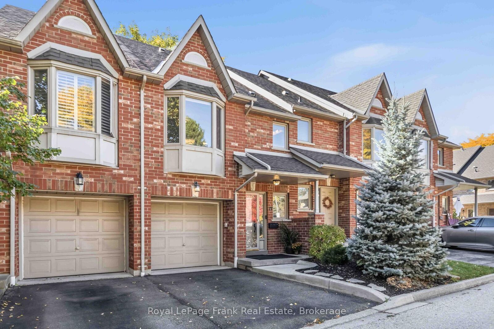 Property Photo:  1385 Lakeshore Road W 27  ON L5J 4T6 