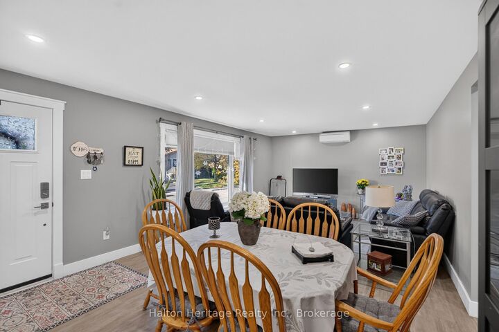 Property Photo:  841 Tenth Avenue  ON L8T 3L7 
