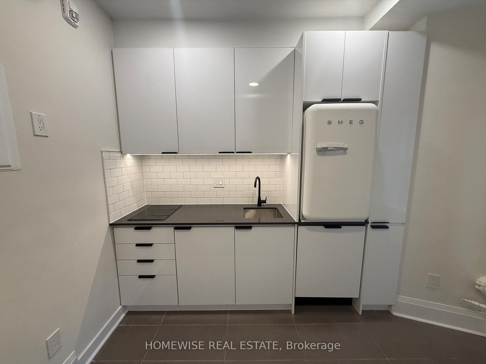 Property Photo:  1 Triller Avenue 105  ON M6K 3B7 