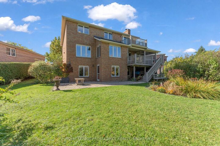 Property Photo:  702 Parkside Crescent  ON K7M 8A7 