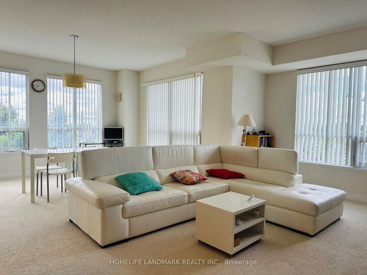 Property Photo:  11211 Yonge Street 386  ON L4S 0E9 