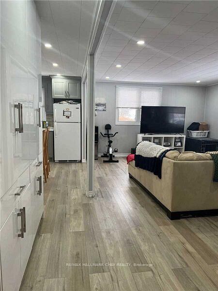 Property Photo:  339 William Street Upper  ON L9V 2W9 