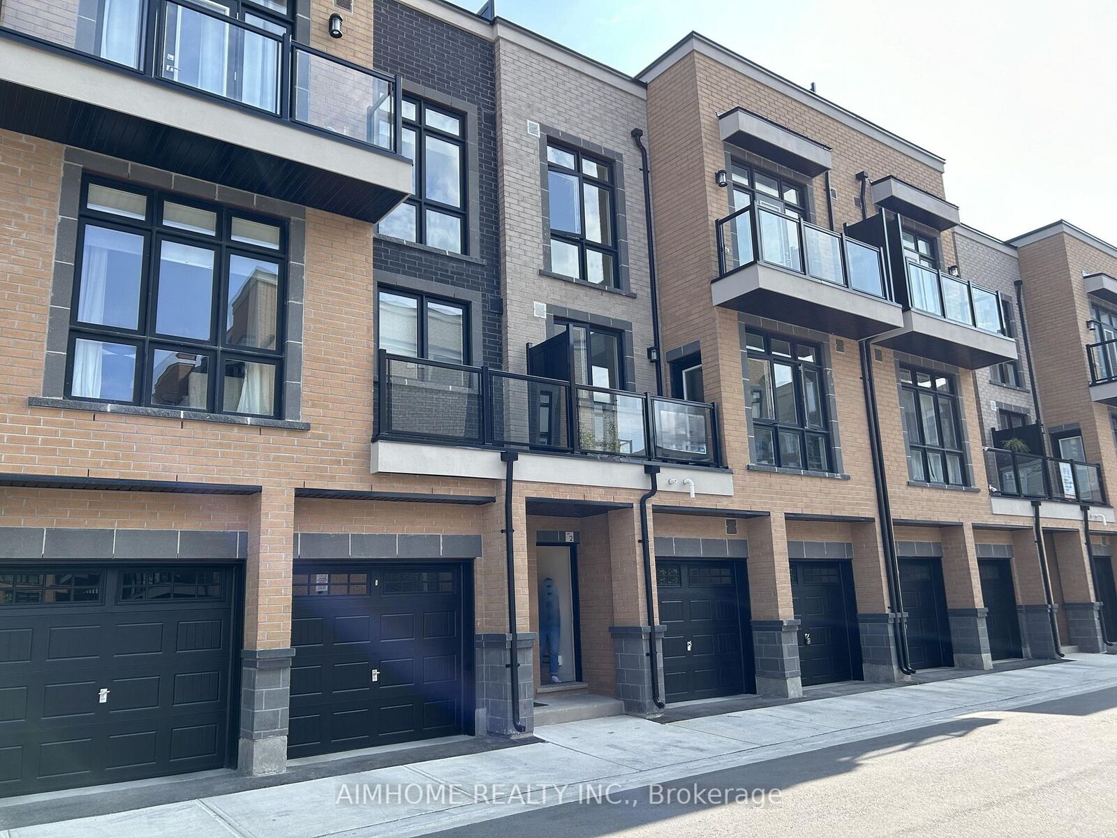 Property Photo:  7 Phelps Lane 2  ON L4E 1J4 