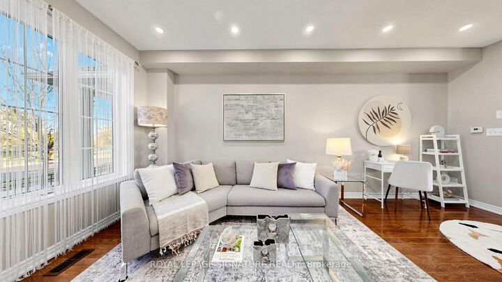 Property Photo:  1754 Donald Cousens Parkway  ON L6B 0V5 