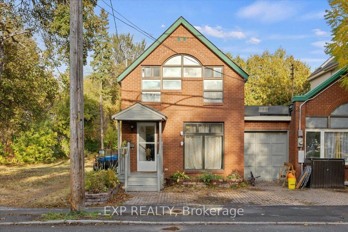 Property Photo: 445 Hilson Avenue ON K1Z 6C2