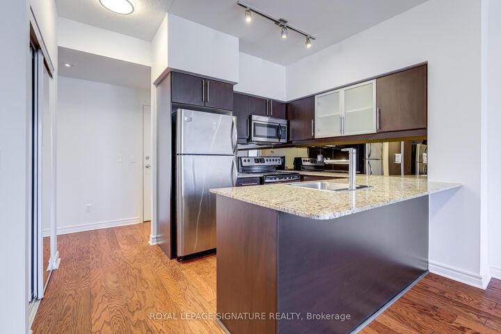 Property Photo: 2885 Bayview Avenue 239 ON M2K 0A3