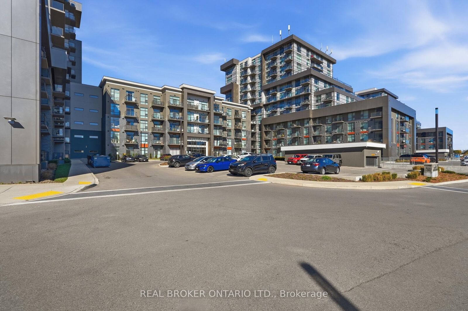 Property Photo:  450 Dundas Street E 425  ON L8B 1Z2 