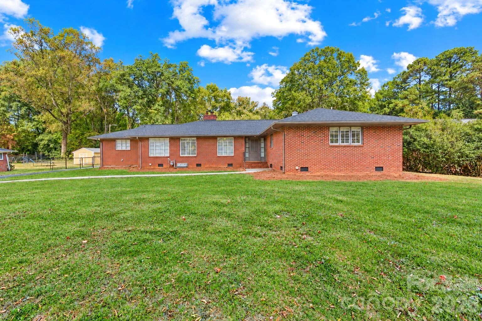 Property Photo:  1920 Marlwood Circle  NC 28227 
