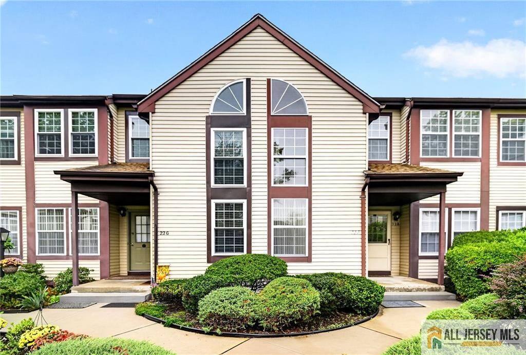 Property Photo:  22 James Buchanan Drive 22F  NJ 08831 