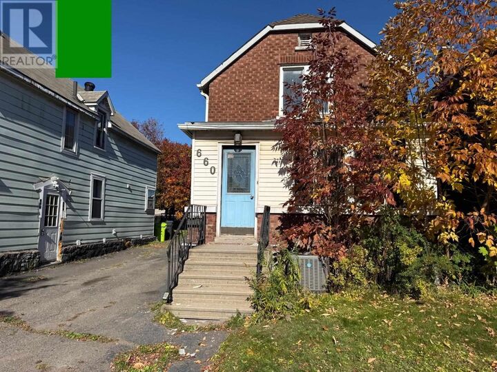 Property Photo:  660 Queen St  ON P6A 1A9 