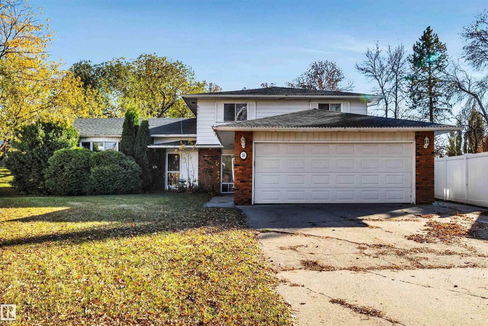 Property Photo:  26 Glenwood Crescent  AB T8N 1X5 