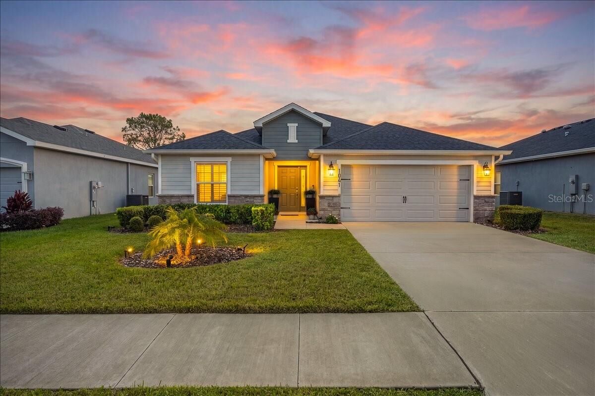 Property Photo:  1041 Montgomery Lane  FL 33868 