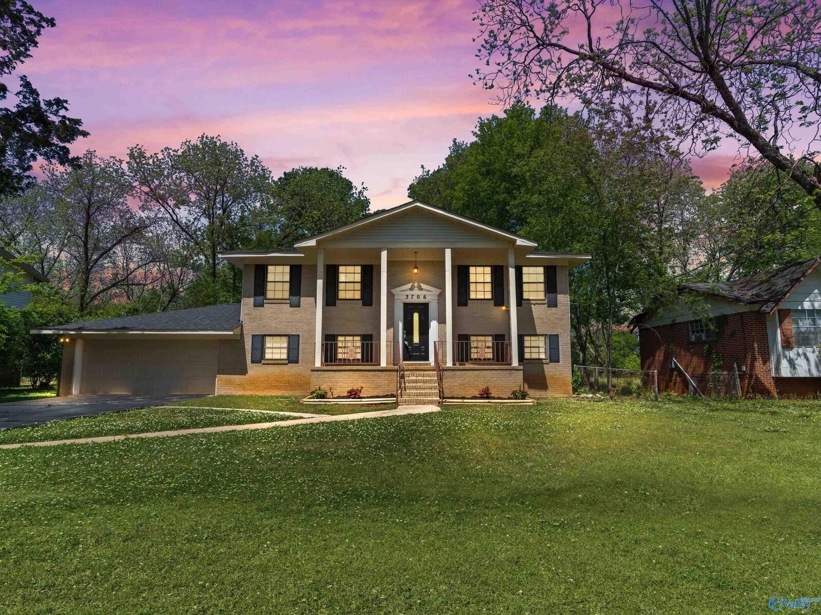 Property Photo:  3706 NW Pecan Grove Drive  AL 35810 