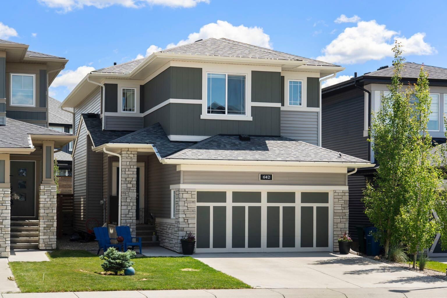 Property Photo:  642 Kingsmere Way SE  AB T4A 0X7 