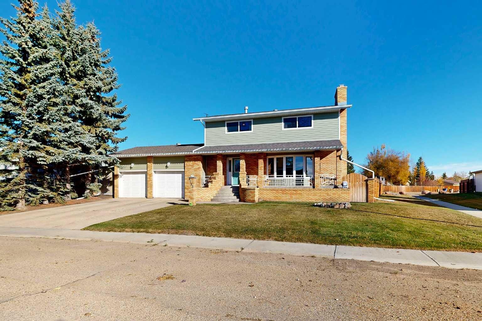 Property Photo: 4125 61 Street AB T4K 1H3