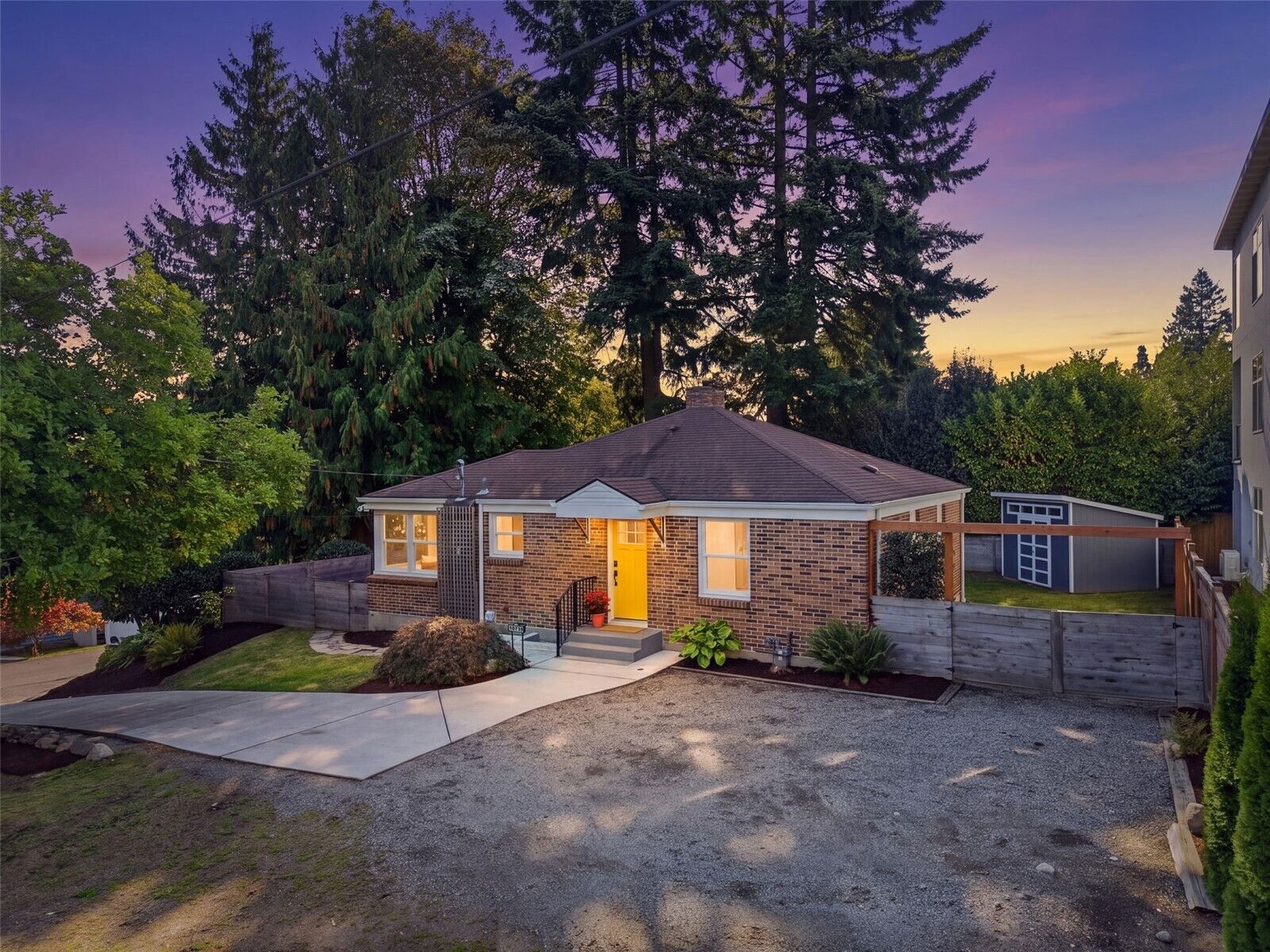 Property Photo:  10735  Densmore Avenue N  WA 98133 
