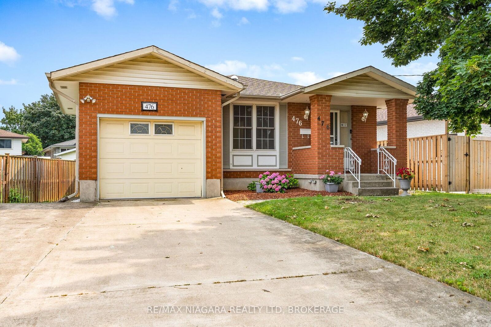 Property Photo:  476 Scott Street  ON L2M 3X2 