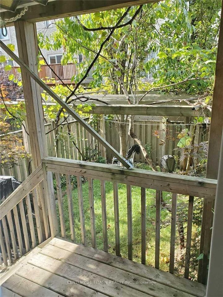 Property Photo:  105 Wilkes Crescent  ON M1L 0B2 