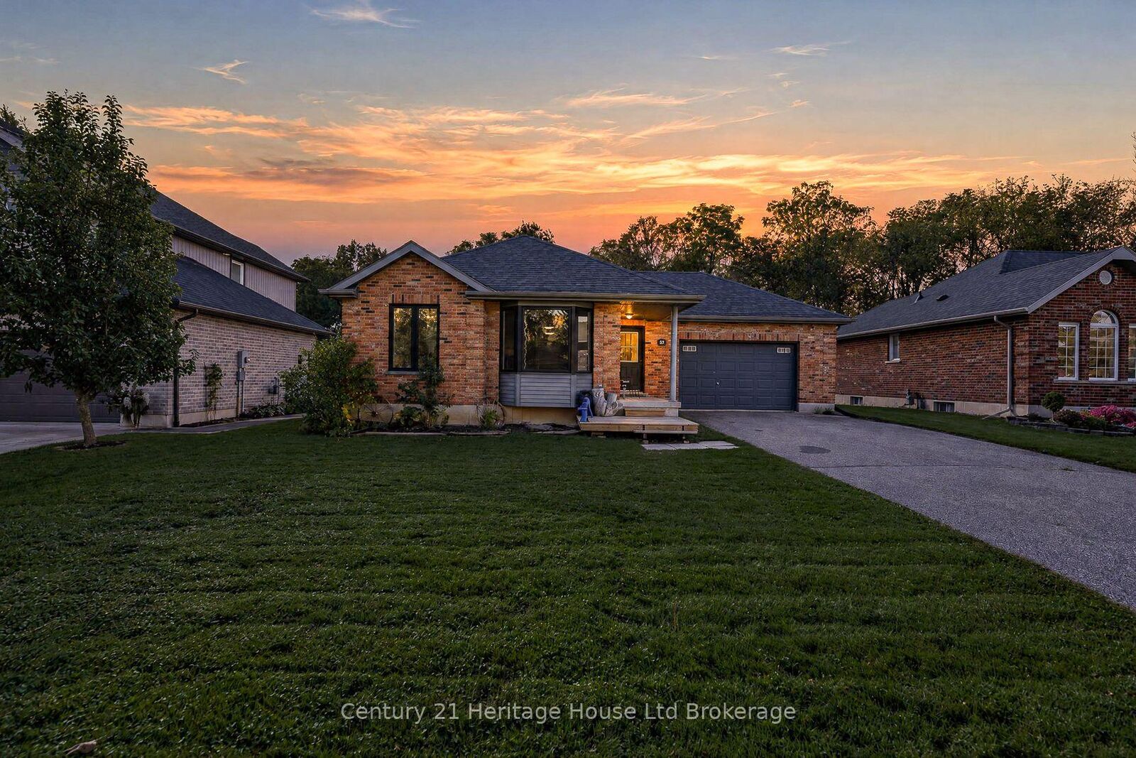 Property Photo:  37 Spring Street  ON N0J 1P0 