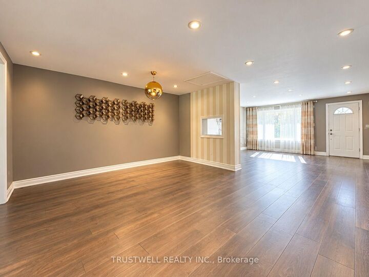 Property Photo:  299 Sunset Boulevard  ON L4A 3A4 