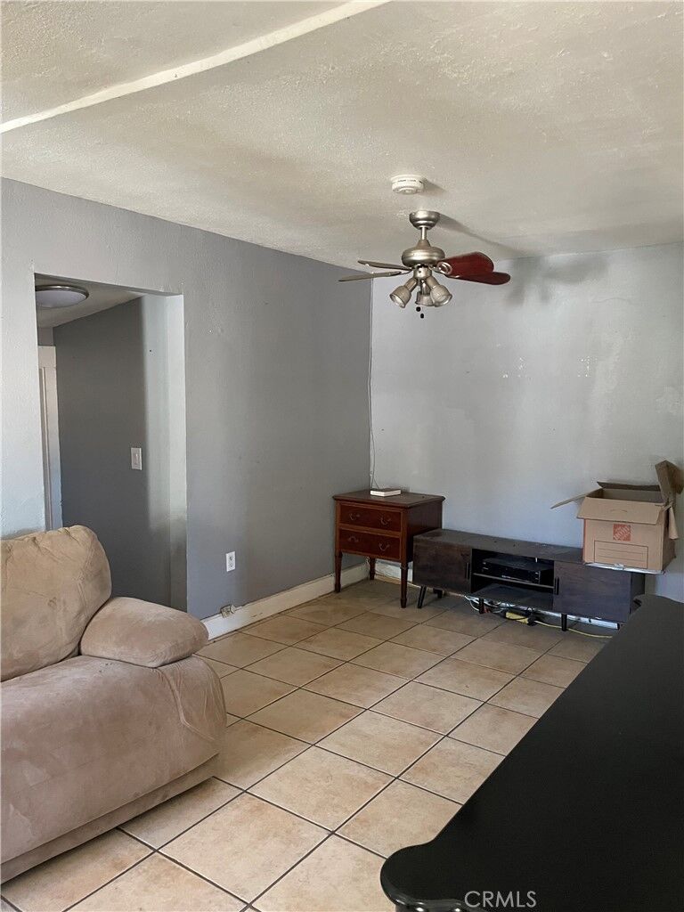Property Photo: 2112 W 57th CA 90062