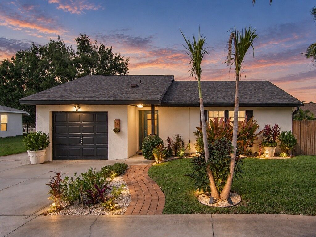 Property Photo:  726 19th Place SW  FL 32962 