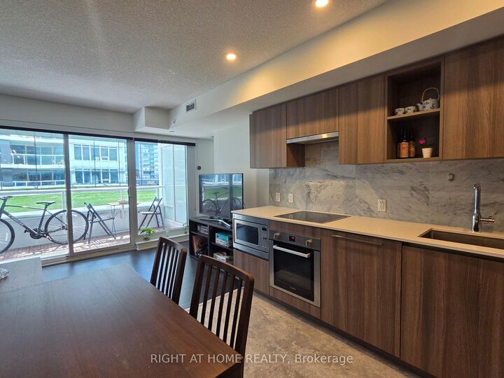Property Photo:  17 Bathurst Street 602  ON M5V 0N1 