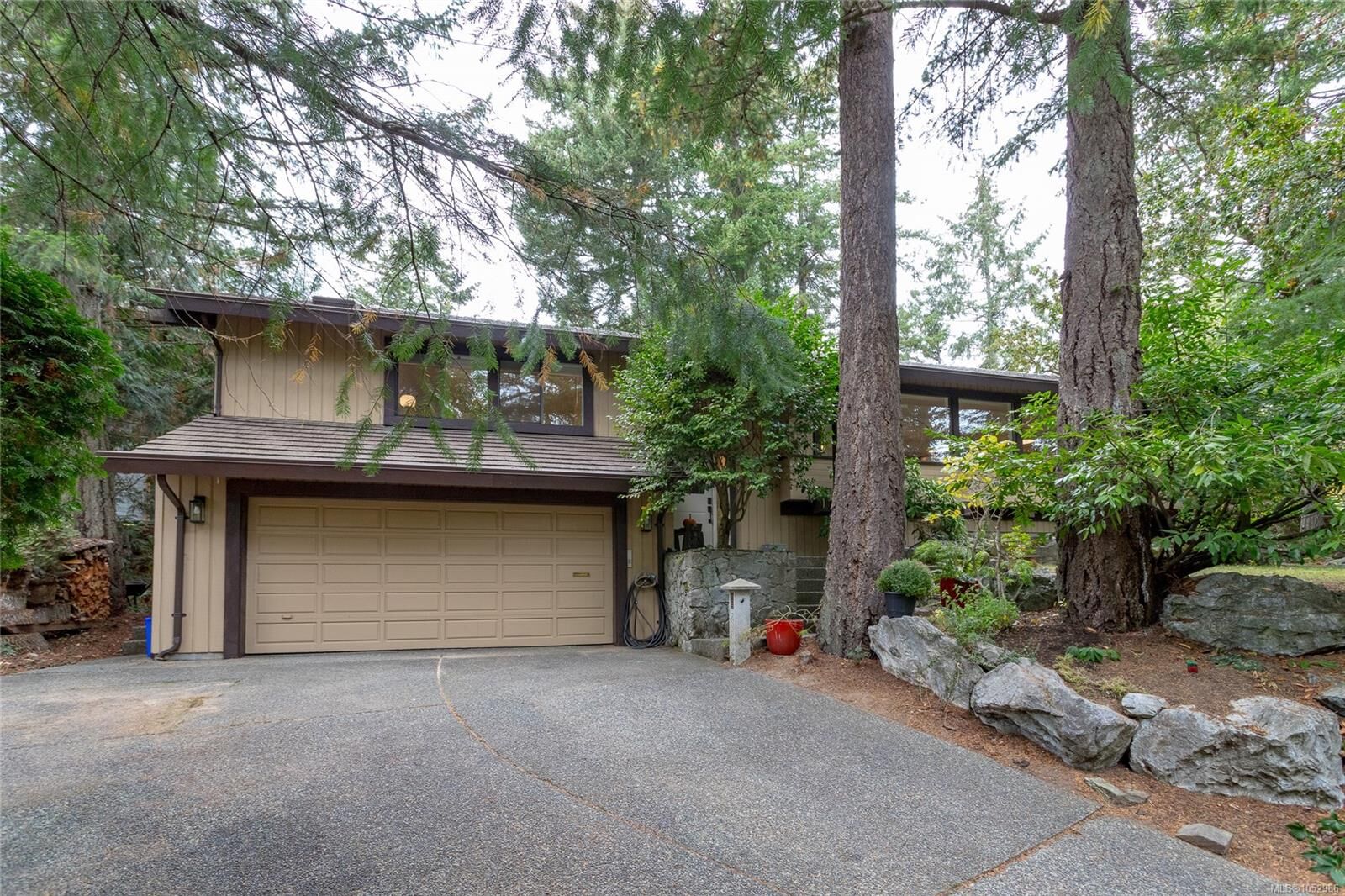 Property Photo: 1043 Pondwood Lane BC V8X 4S6