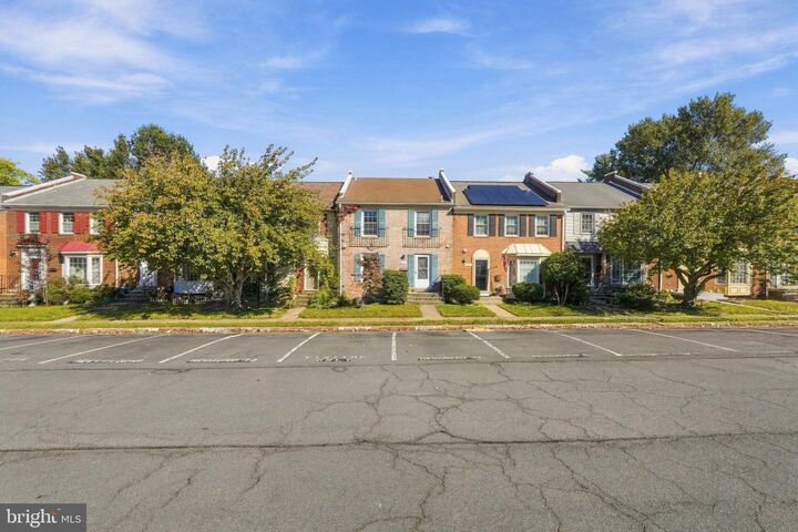 Property Photo:  8077 Powderbrook Lane  VA 22153 