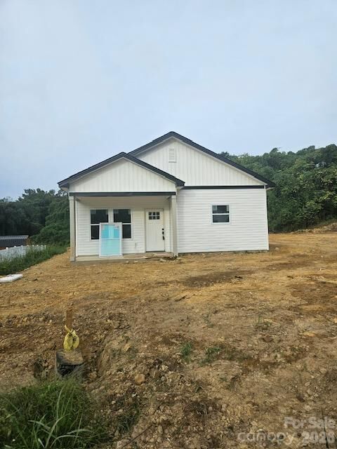 Property Photo:  507 Robinson Street  NC 28052 