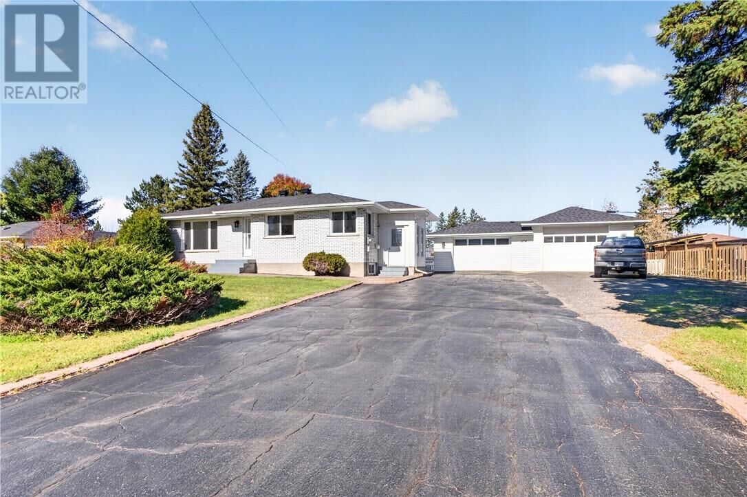 Property Photo:  1634 Richard  ON P3N 1H1 