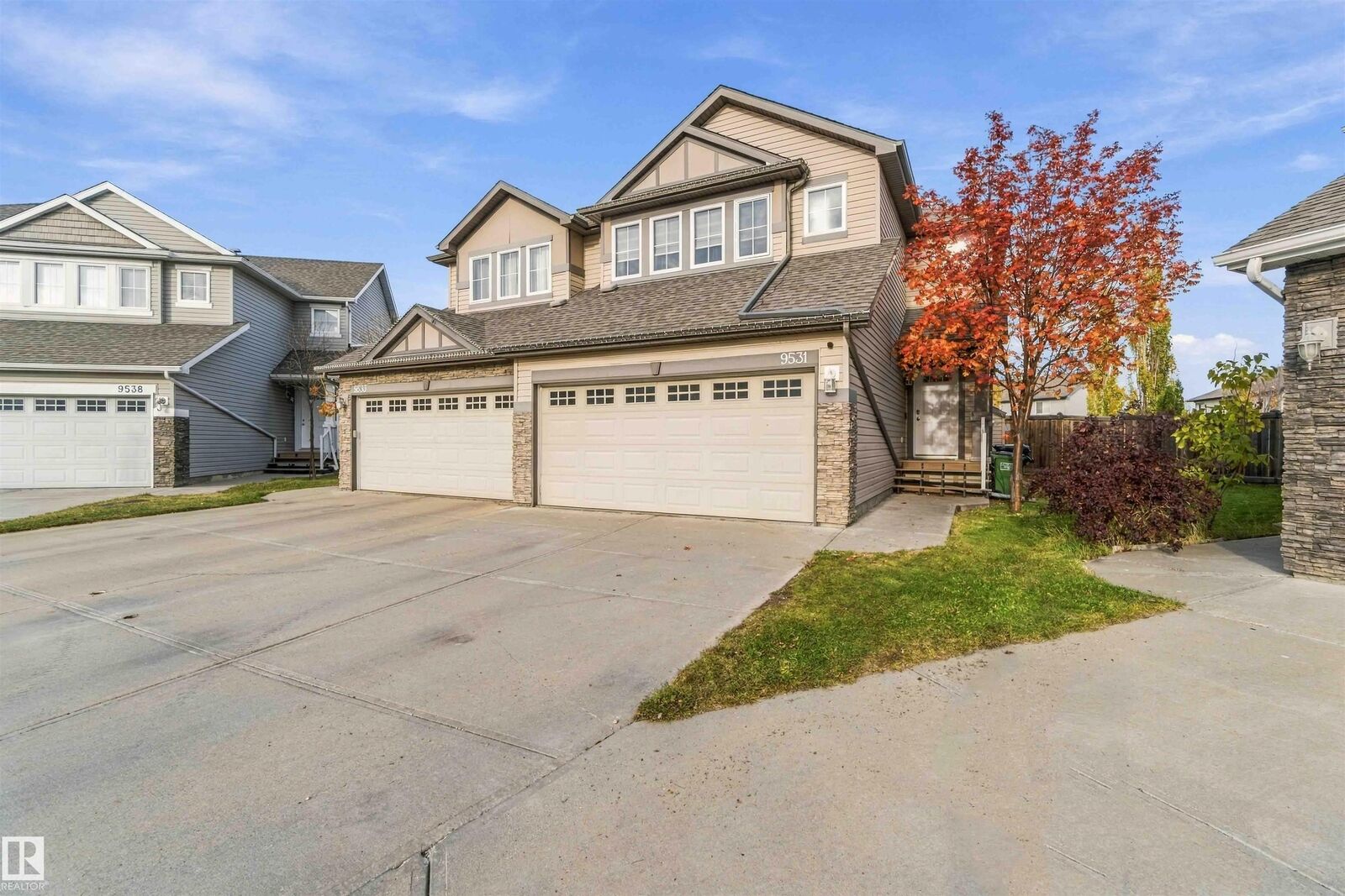 Property Photo:  9531 Simpson Court NW  AB T6R 0T8 