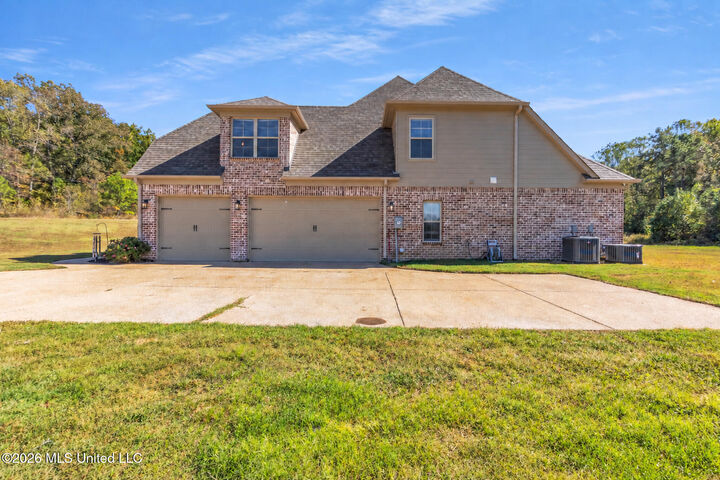 Property Photo: 165 Poplar Lane MS 38661