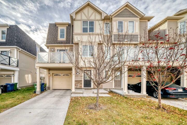 Property Photo:  158 Windstone Mews SW  AB T4B 3X4 