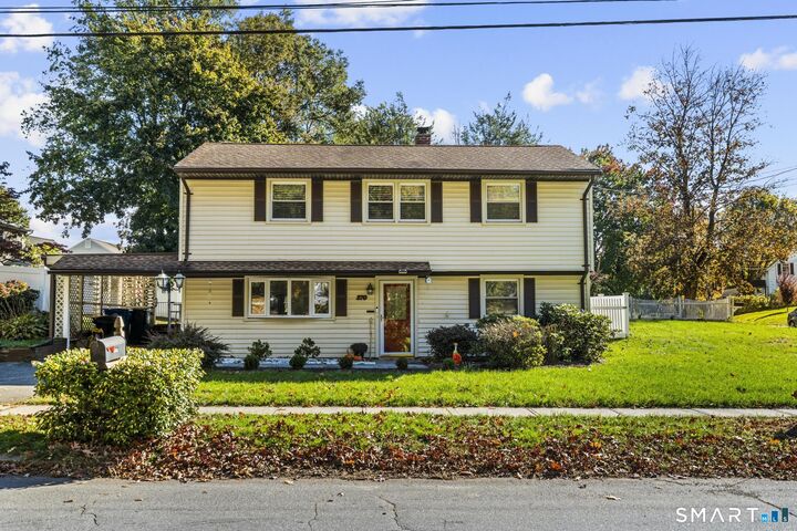 Property Photo:  270 Silver Lane  CT 06614 