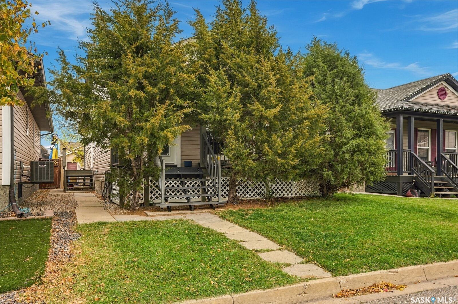 Property Photo:  4438 Nicurity Drive  SK S4X 0C3 