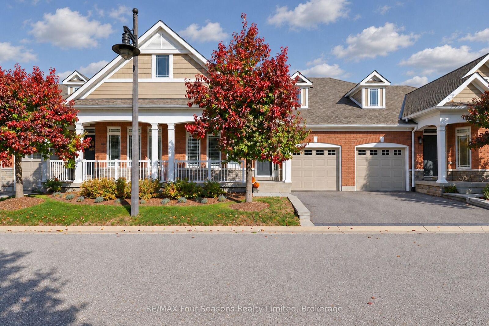 Property Photo:  15 Waterside Lane 8  ON L9Y 0E8 